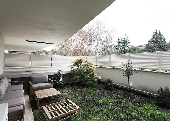 Stylish Flat With Garden